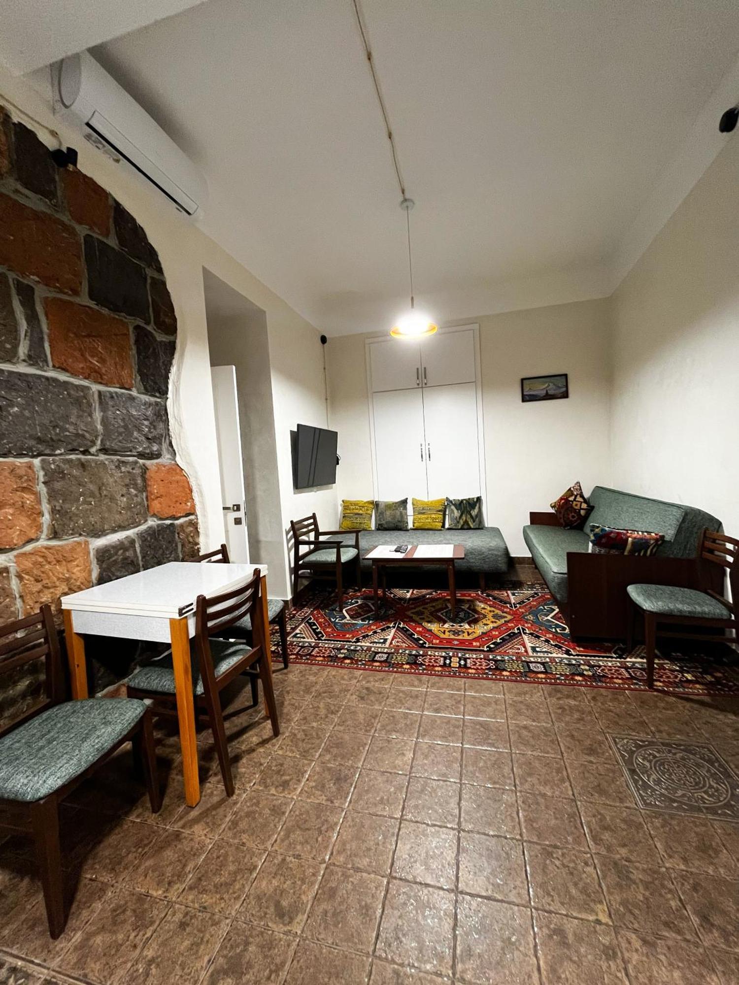 Apartments Pushkin Street Yerevan Ngoại thất bức ảnh